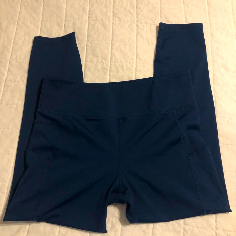 🌙💫Zyia Light n Tight leggings💫🌙 Dark navy blue in color. Size XXL